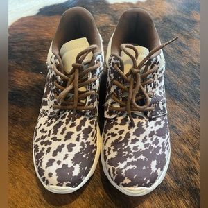 Cowhide Tennis Shoes